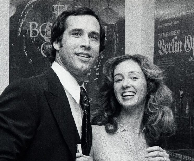 A picture of Jacqueline Carlin with her then husband Chevy Chase at their youth.